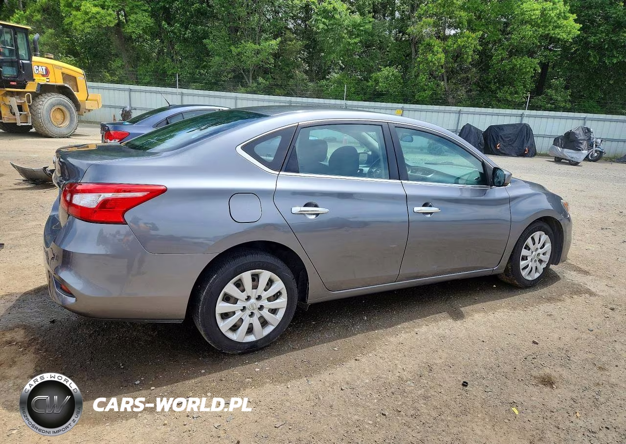 2018 Nissan Sentra S VIN:3N1AB7AP7JY204842 - 3