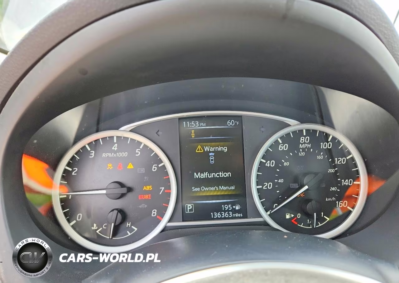 2018 Nissan Sentra S VIN:3N1AB7AP7JY204842 - 9