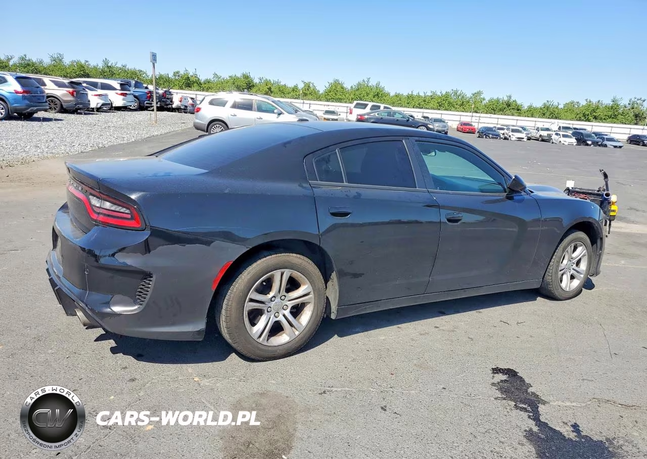 2019 Dodge Charger Sxt VIN:2C3CDXBG1KH643500 - 3