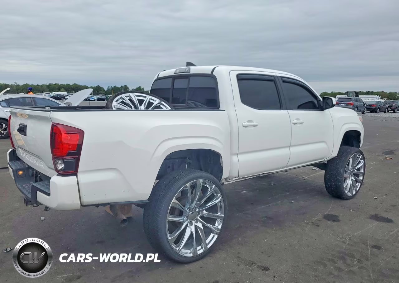 2018 Toyota Tacoma Sr VIN:5TFAX5GN1JX127704 - 3