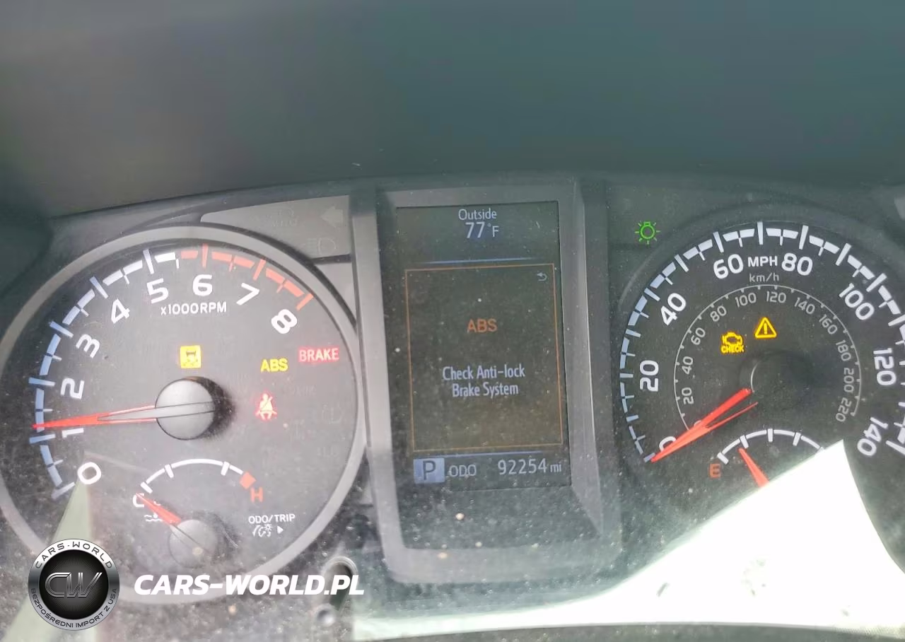 2018 Toyota Tacoma Sr VIN:5TFAX5GN1JX127704 - 9