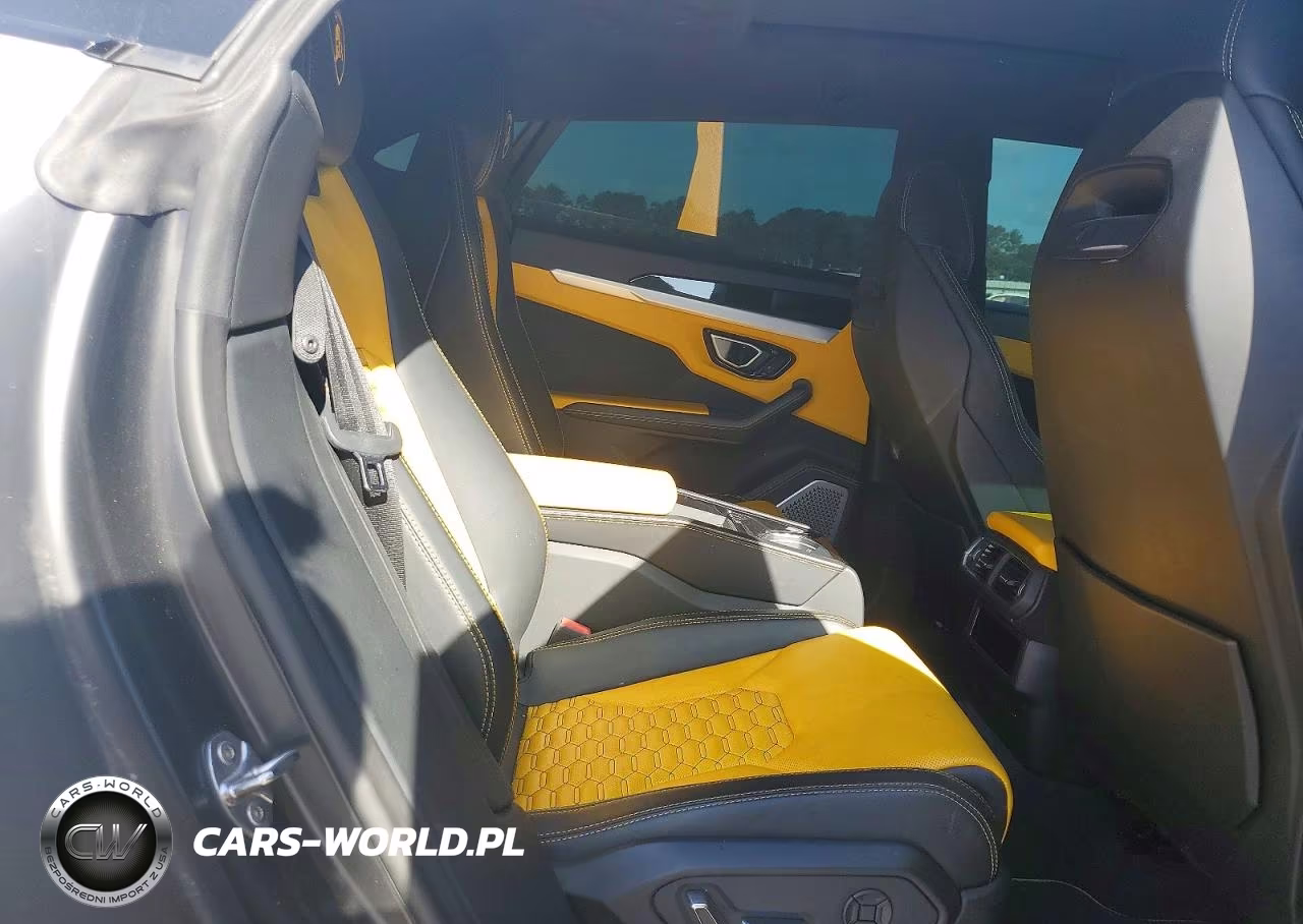 2019 Lamborghini Urus VIN:ZPBUA1ZL8KLA01117 - 11