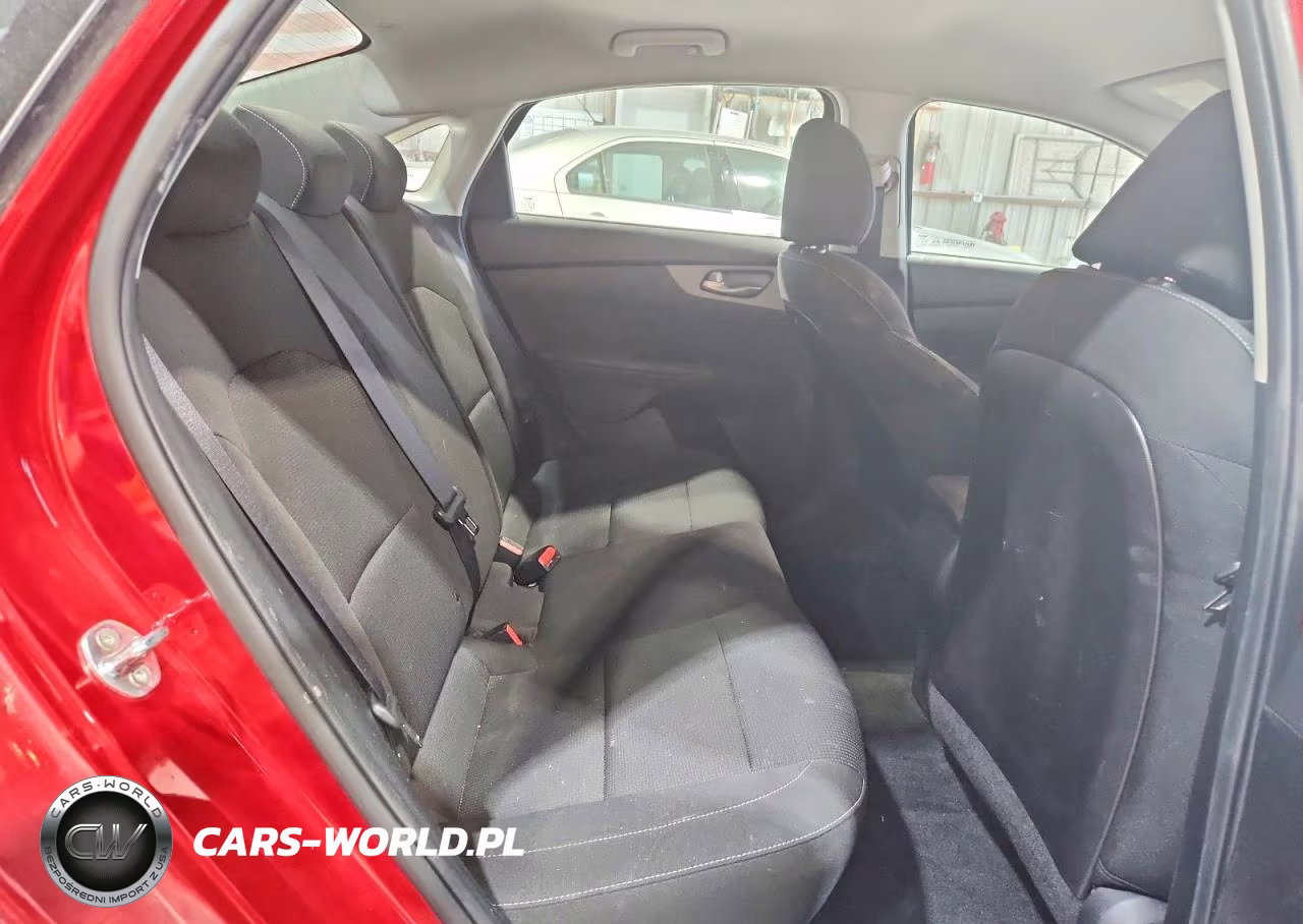 2021 Kia Forte Lxs VIN:3KPF24AD1ME412129 - 10
