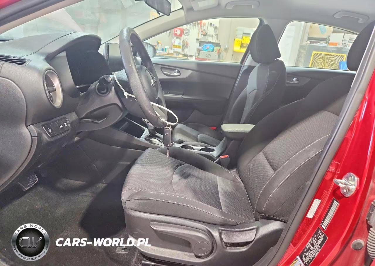 2021 Kia Forte Lxs VIN:3KPF24AD1ME412129 - 7