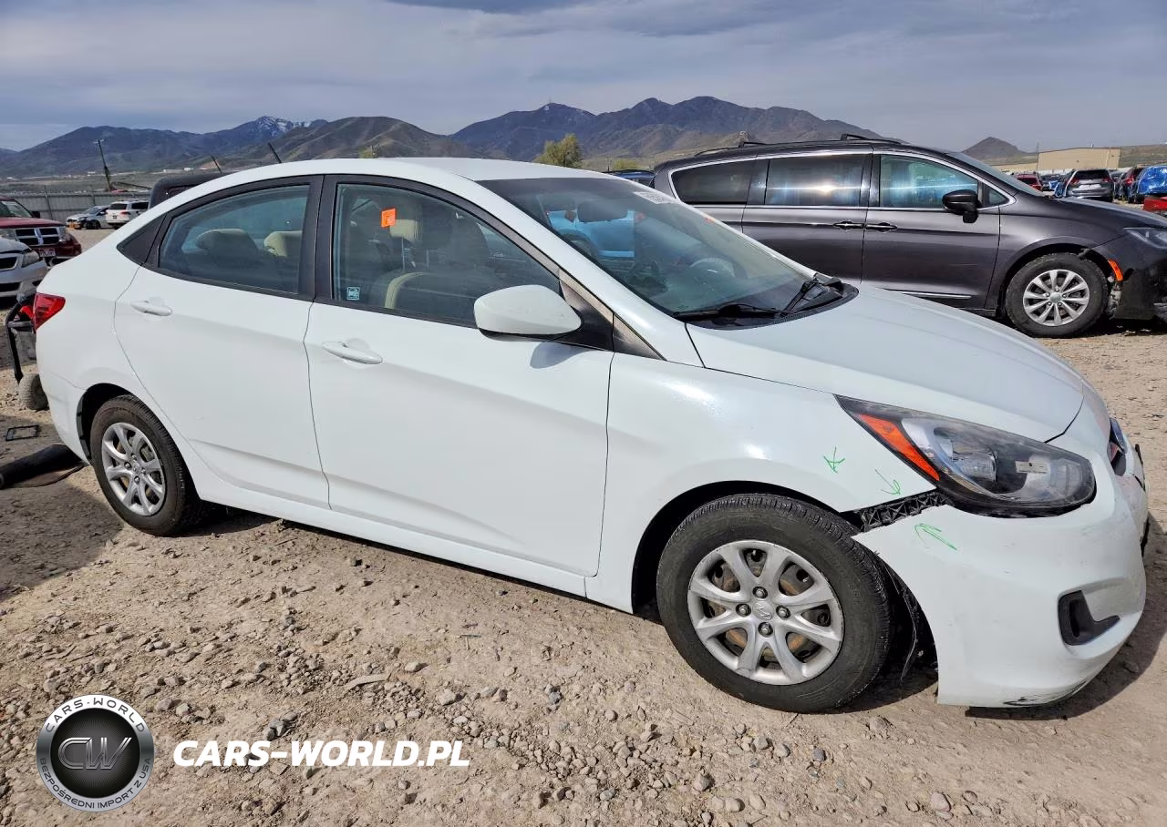 2014 Hyundai Accent Gls VIN:KMHCT4AE5EU713977 - 4