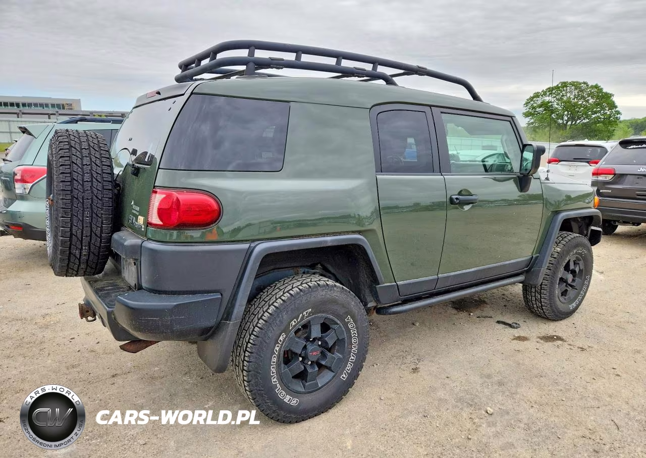 2011 Toyota Fj Cruiser Base VIN:JTEBU4BFXBK112202 - 3