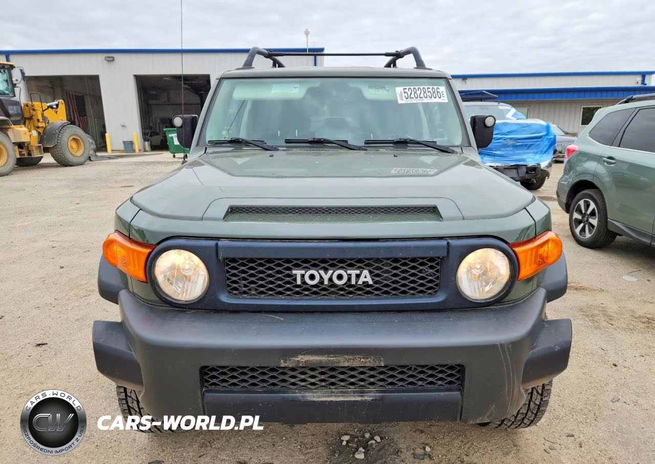 2011 Toyota Fj Cruiser Base VIN:JTEBU4BFXBK112202 - 5