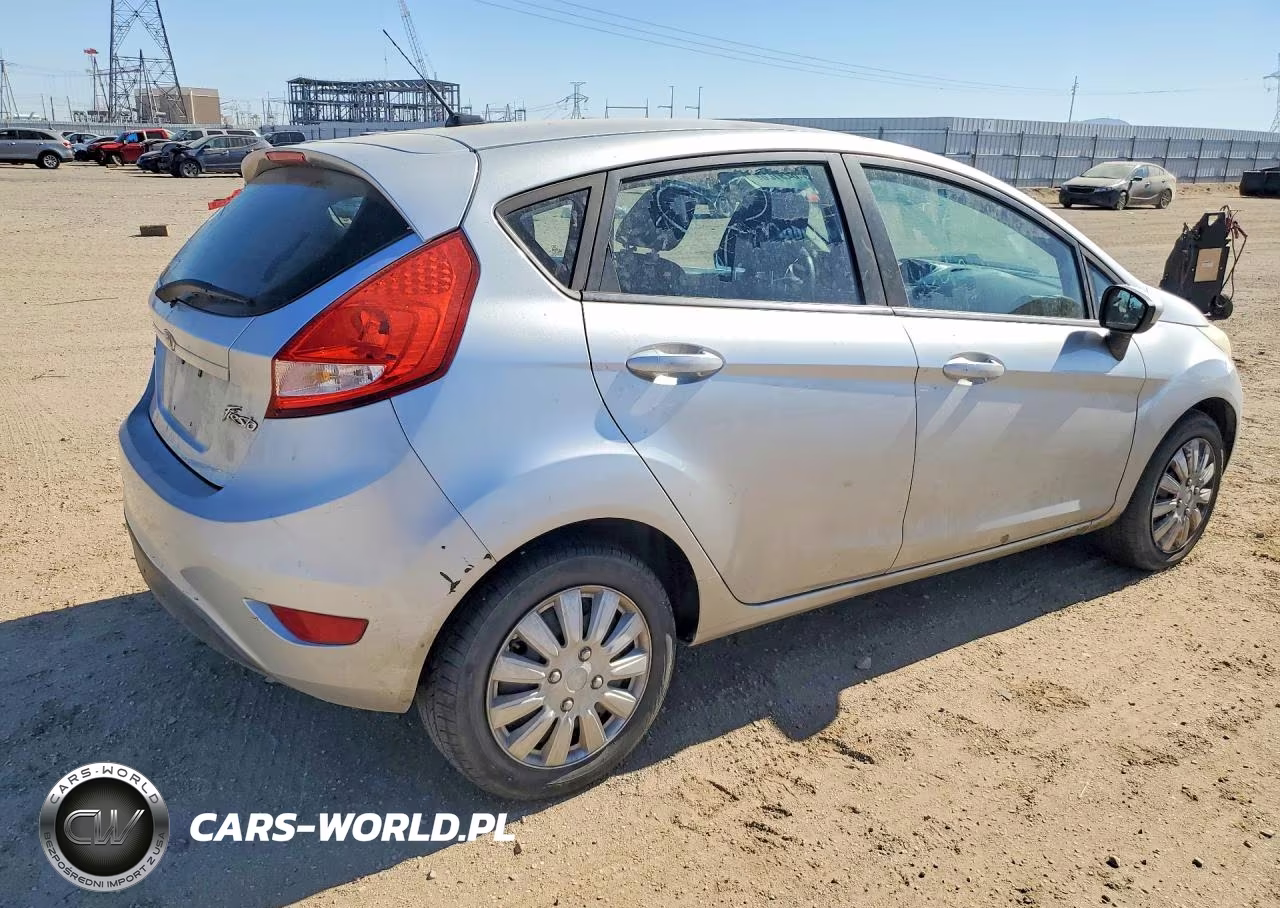 2011 Ford Fiesta Se VIN:3FADP4EJ7BM135617 - 3