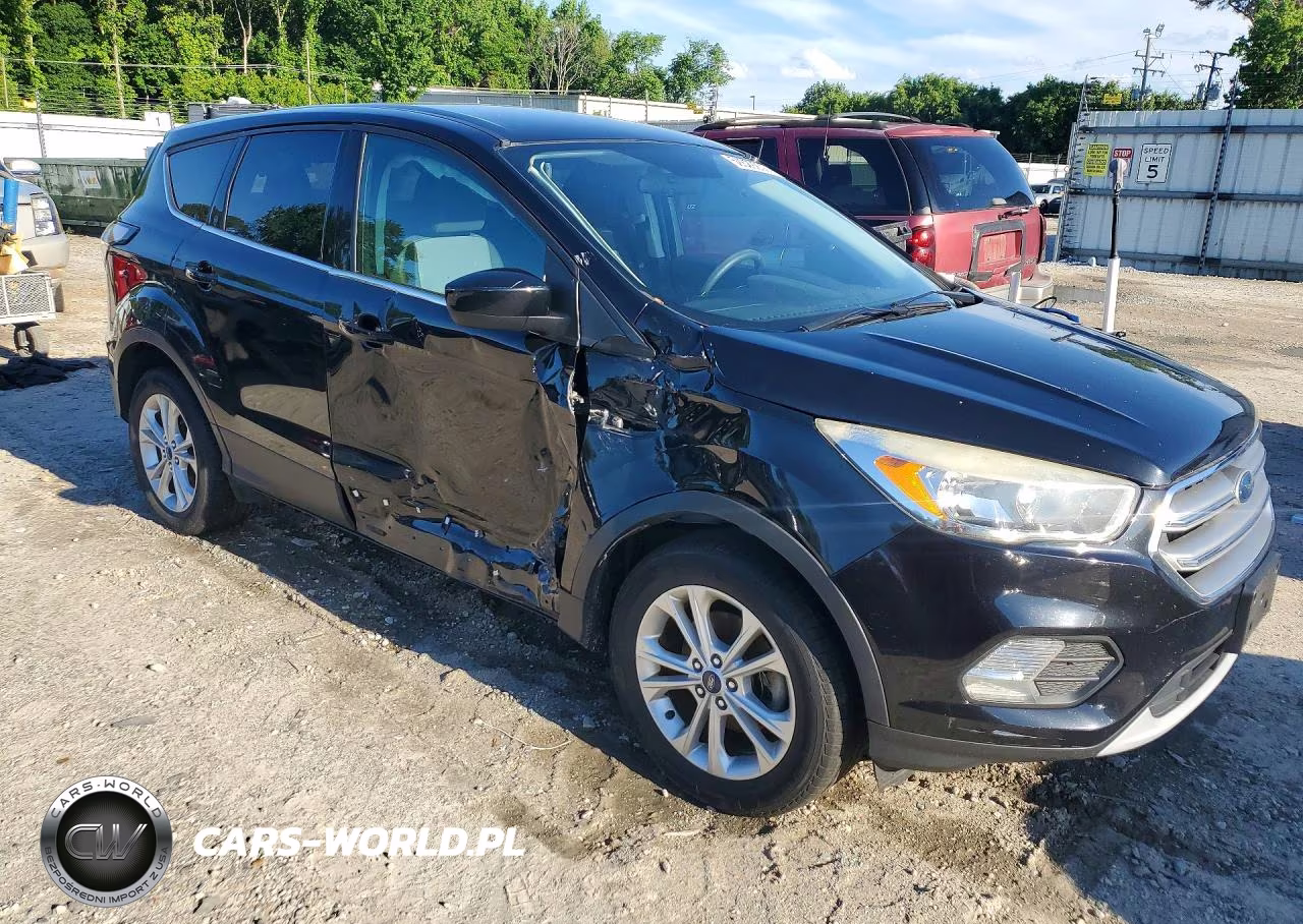 2017 Ford Escape Se VIN:1FMCU0GD4HUE65830 - 4