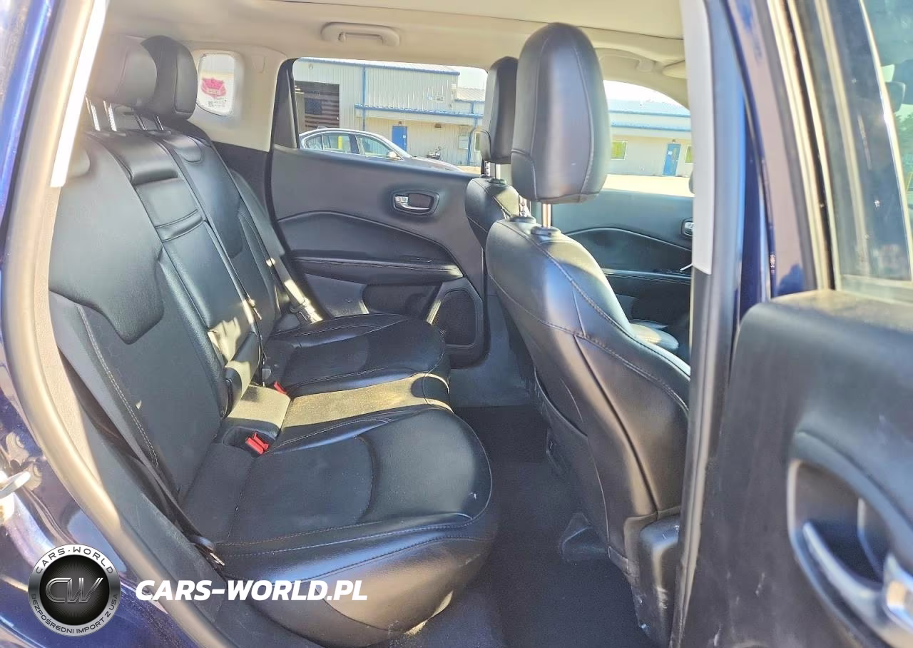 2019 Jeep Compass Latitude VIN:3C4NJDBB5KT734082 - 10