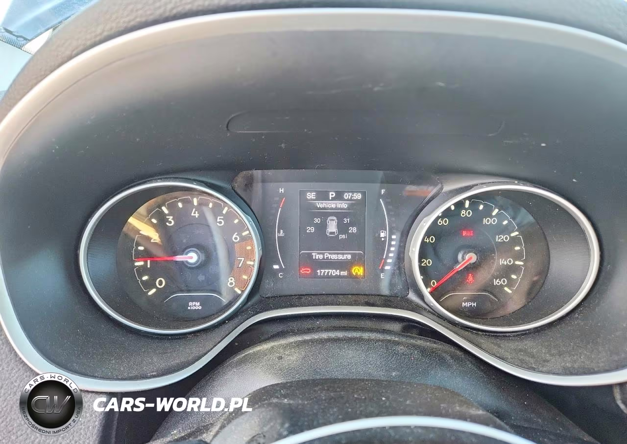 2019 Jeep Compass Latitude VIN:3C4NJDBB5KT734082 - 9