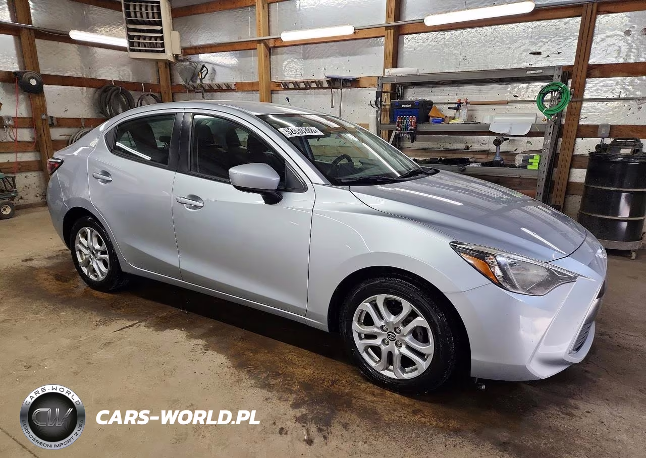 2018 Toyota Yaris Ia Base VIN:3MYDLBYV9JY321760 - 4
