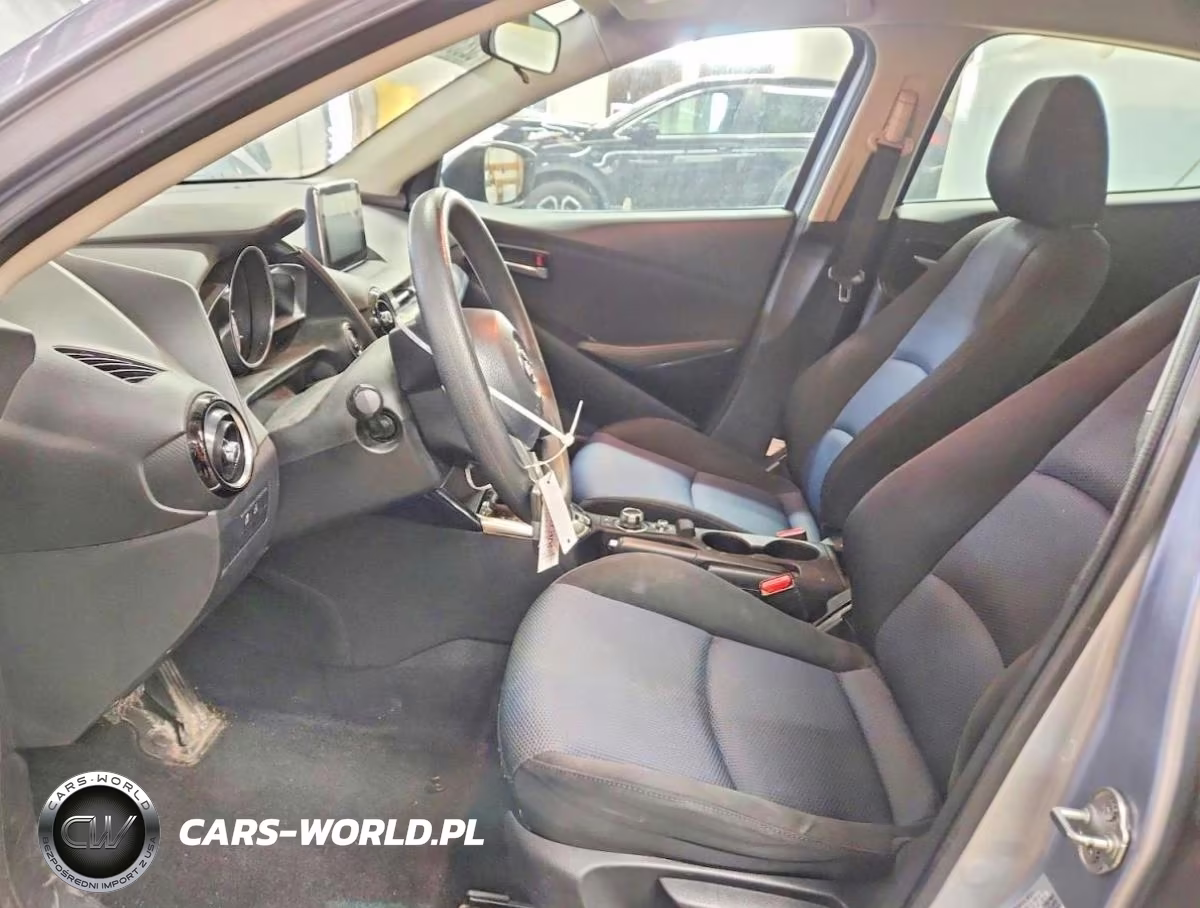 2018 Toyota Yaris Ia Base VIN:3MYDLBYV9JY321760 - 7