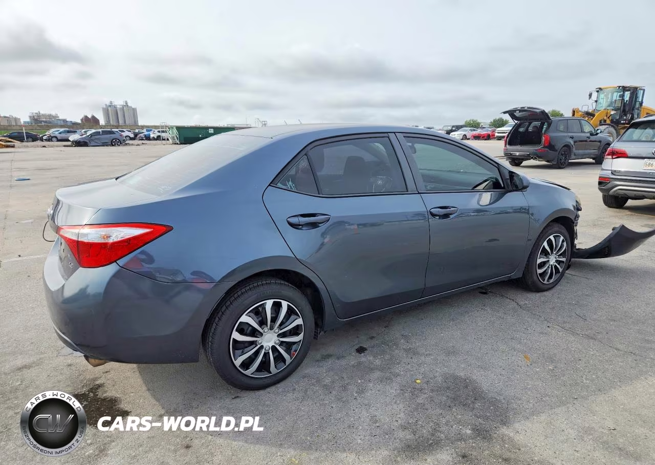 2015 Toyota Corolla Le VIN:2T1BURHE8FC463519 - 3