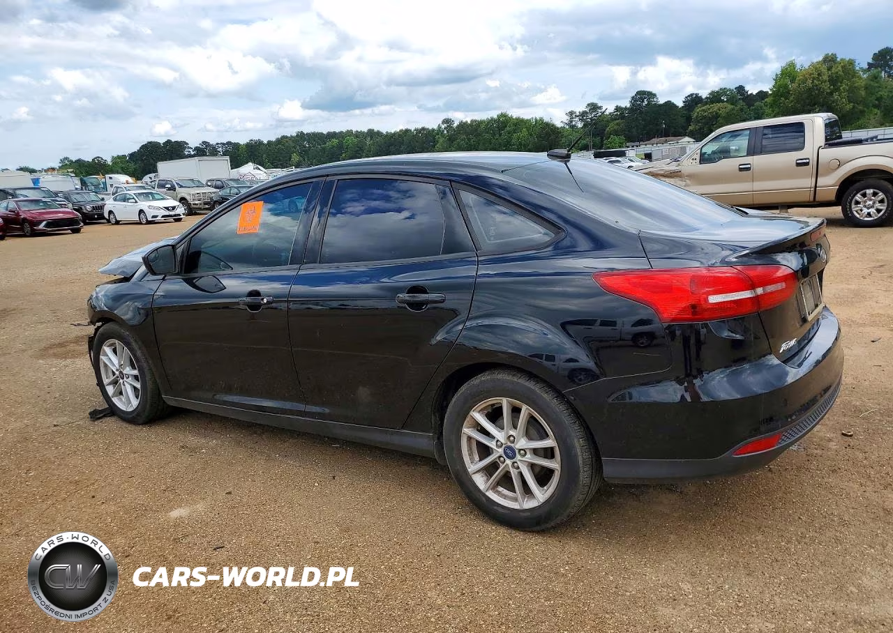 2018 Ford Focus Se VIN:1FADP3F24JL292765 - 2