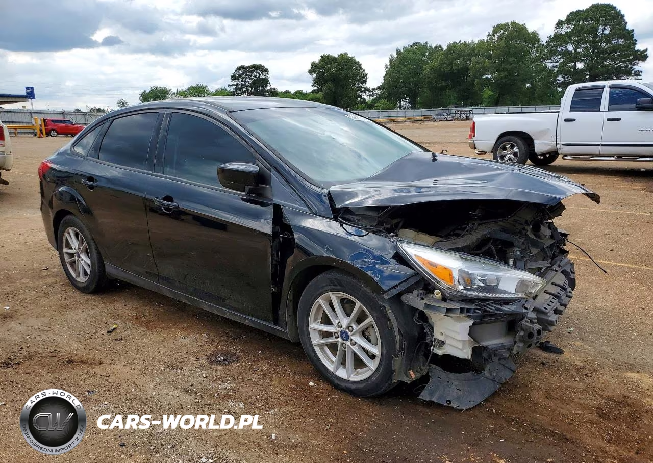 2018 Ford Focus Se VIN:1FADP3F24JL292765 - 4