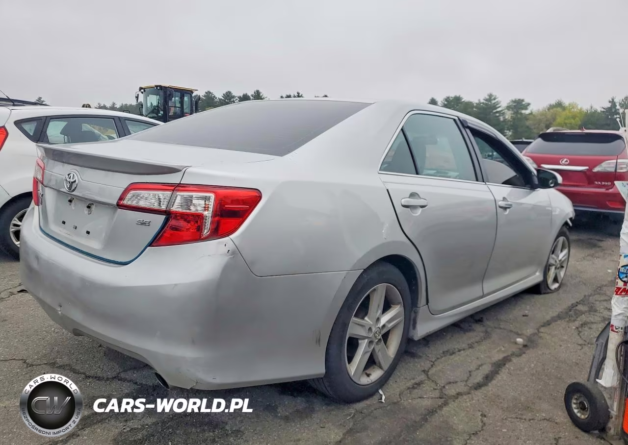 2014 Toyota Camry Se VIN:4T1BF1FK9EU768495 - 3