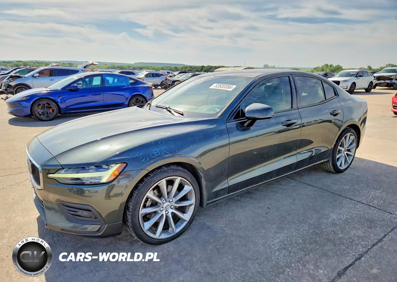 2020 Volvo S60 T5 Momentum