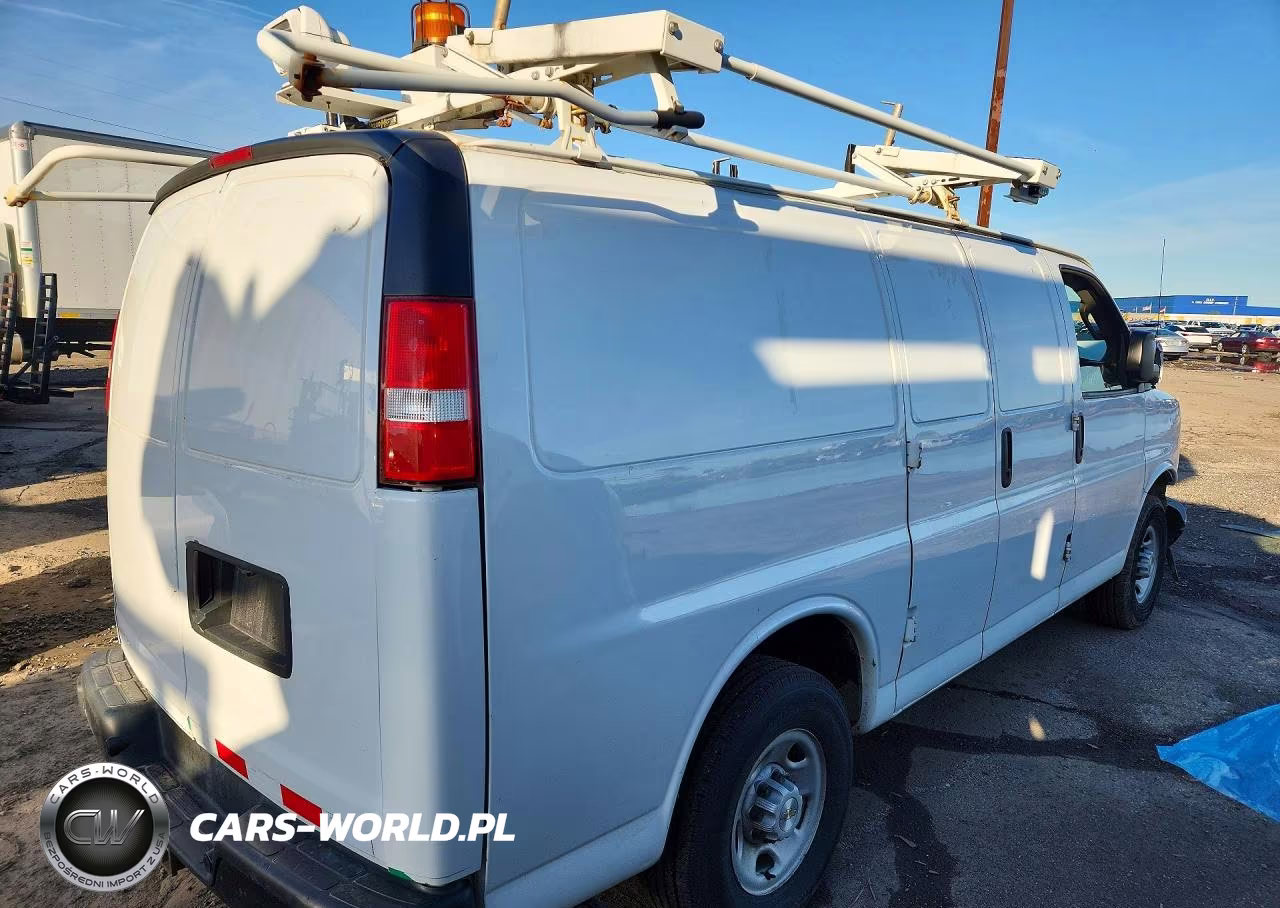 2019 Chevrolet Express G2500 VIN:1GCWGAFP9K1281308 - 3