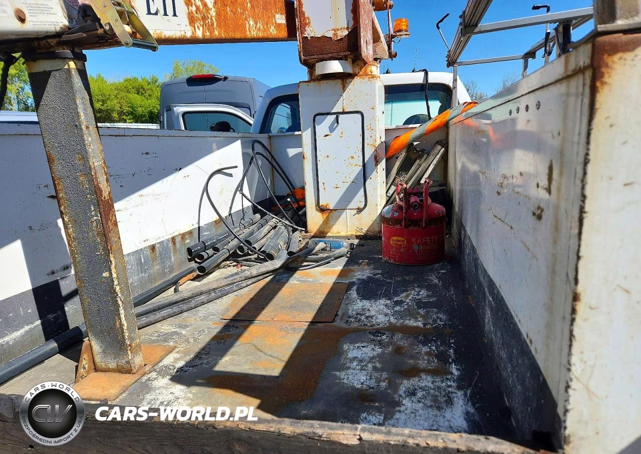 2008 Ford F450 Super Duty Bucket Truck VIN:1FDXF46Y48EA36186 - 10