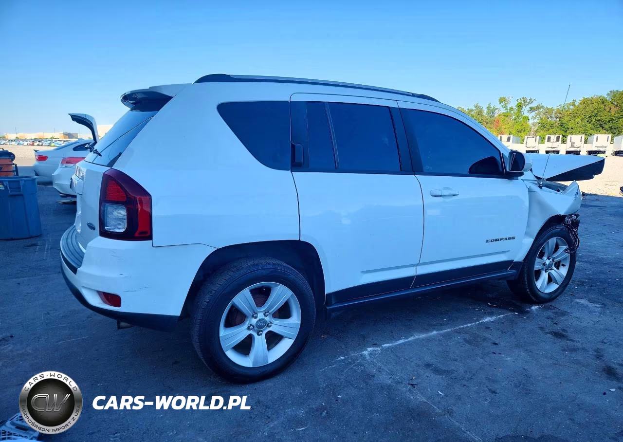 2016 Jeep Compass Latitude VIN:1C4NJCEA6GD633109 - 3