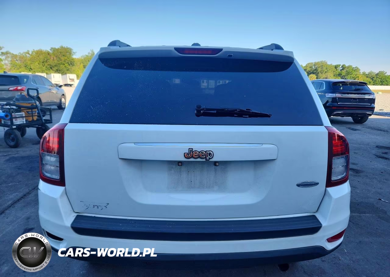 2016 Jeep Compass Latitude VIN:1C4NJCEA6GD633109 - 6