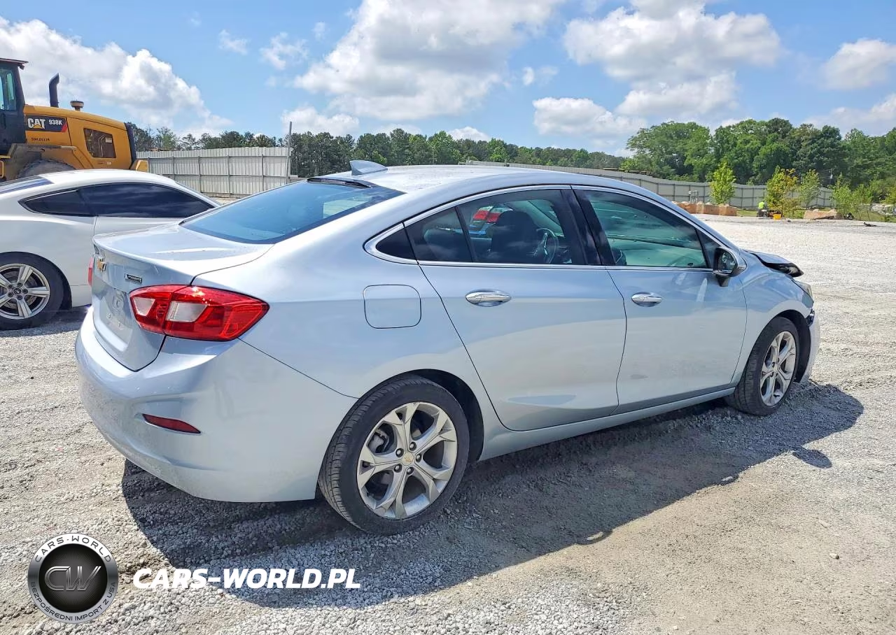 2017 Chevrolet Cruze Premier VIN:1G1BF5SM7H7146802 - 3