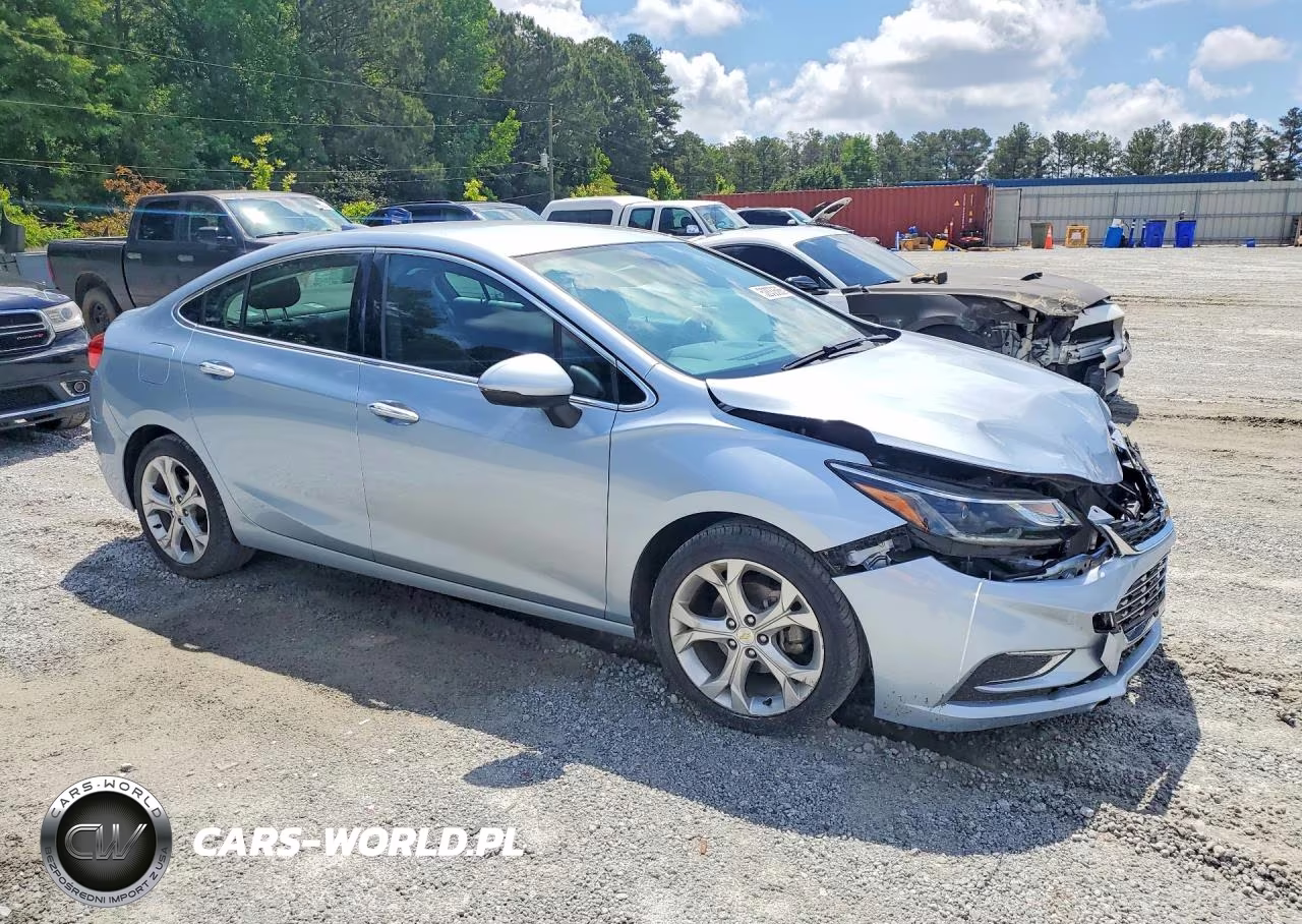 2017 Chevrolet Cruze Premier VIN:1G1BF5SM7H7146802 - 4