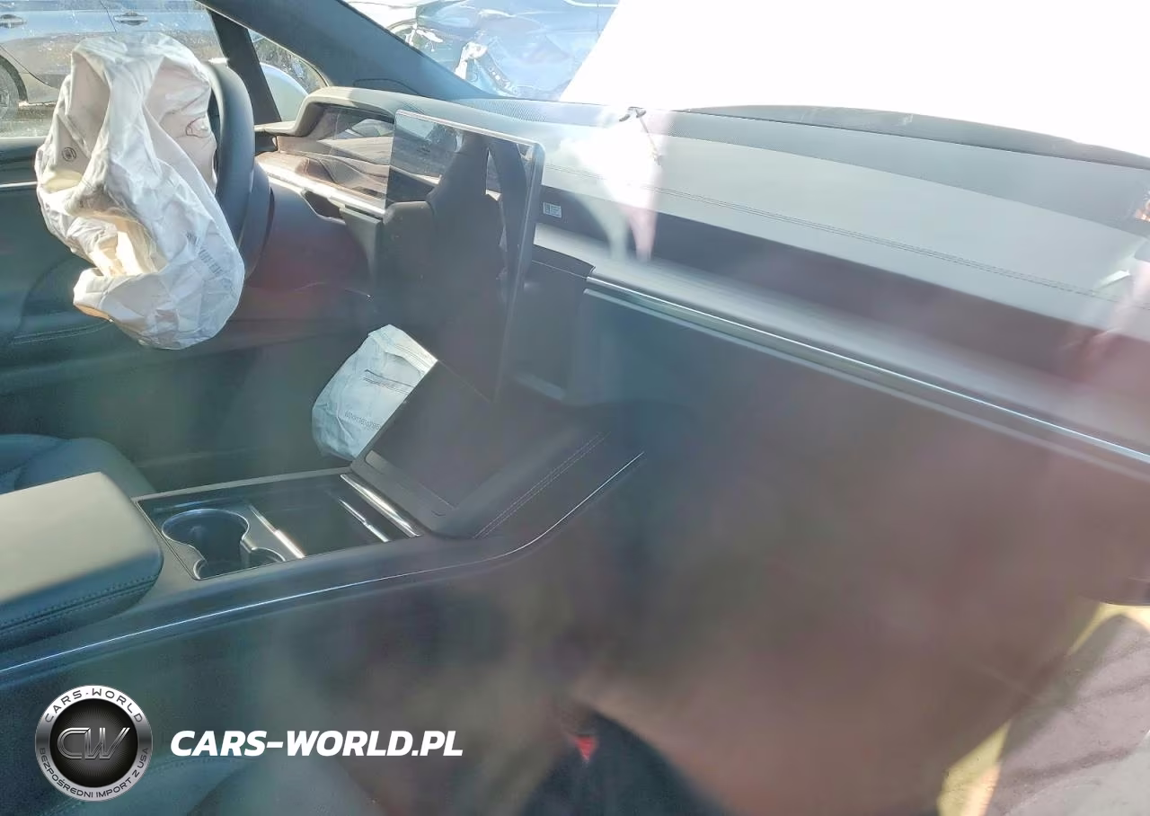 2025 Tesla Model X VIN:7SAXCDE59SF461397 - 8