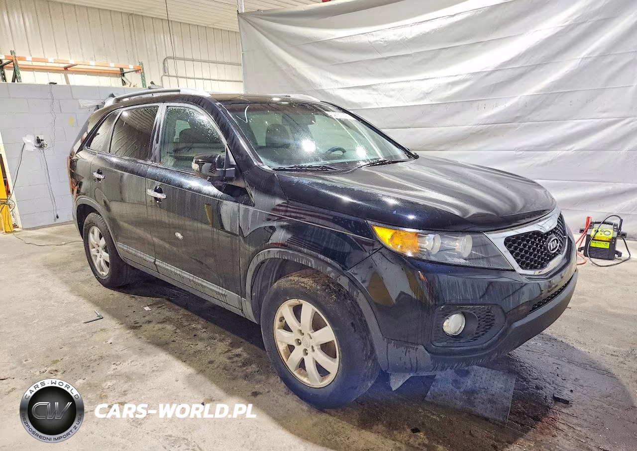 2012 Kia Sorento Lx VIN:5XYKT4A62CG197049 - 4