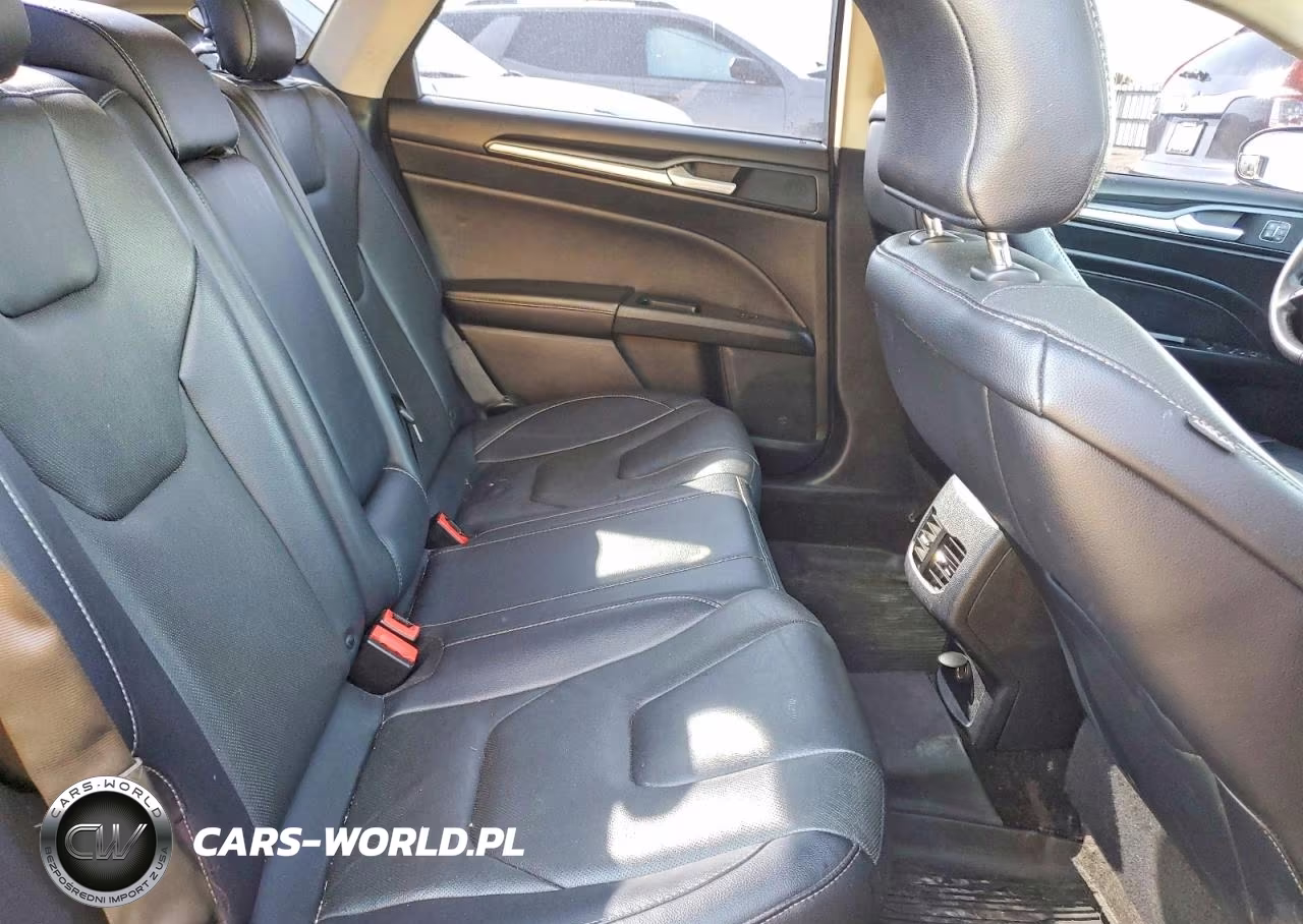 2019 Ford Fusion Titanium VIN:3FA6P0D9XKR184662 - 10