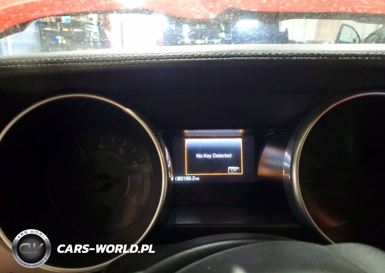 2020 Ford Mustang VIN:1FA6P8THXL5111643 - 9