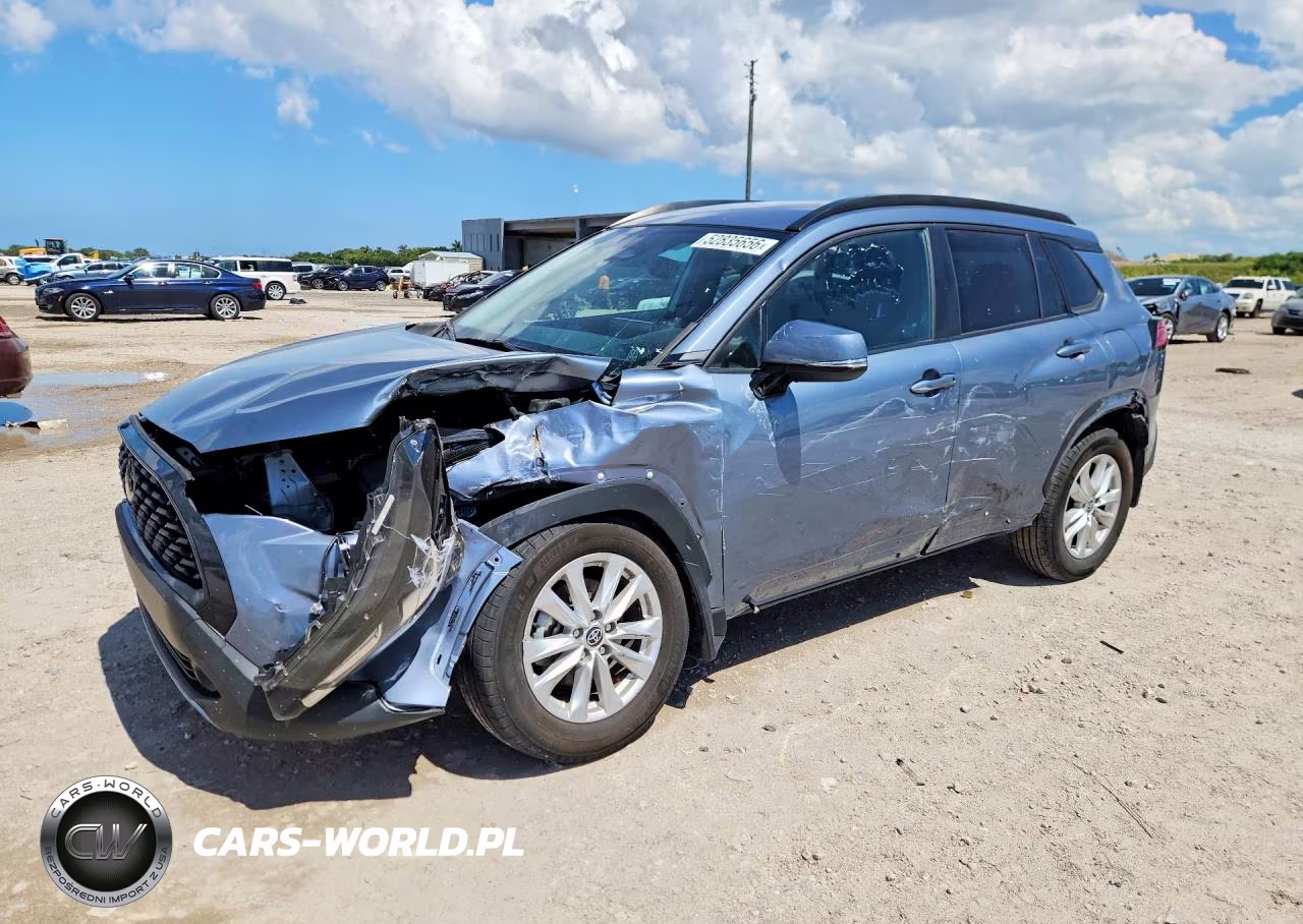 2024 Toyota Corolla Cross Le – zdjęcie 1 z 12