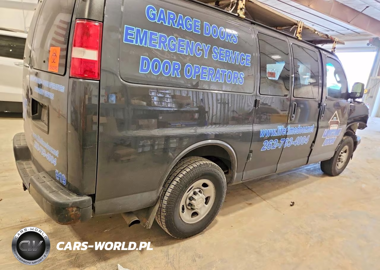 2017 Chevrolet Express G2500 VIN:1GCWGAFF6H1268094 - 3