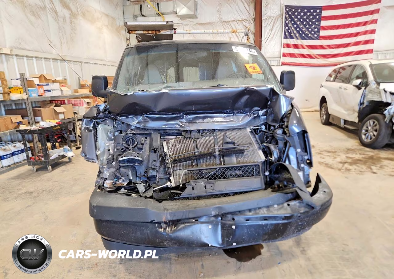2017 Chevrolet Express G2500 VIN:1GCWGAFF6H1268094 - 5