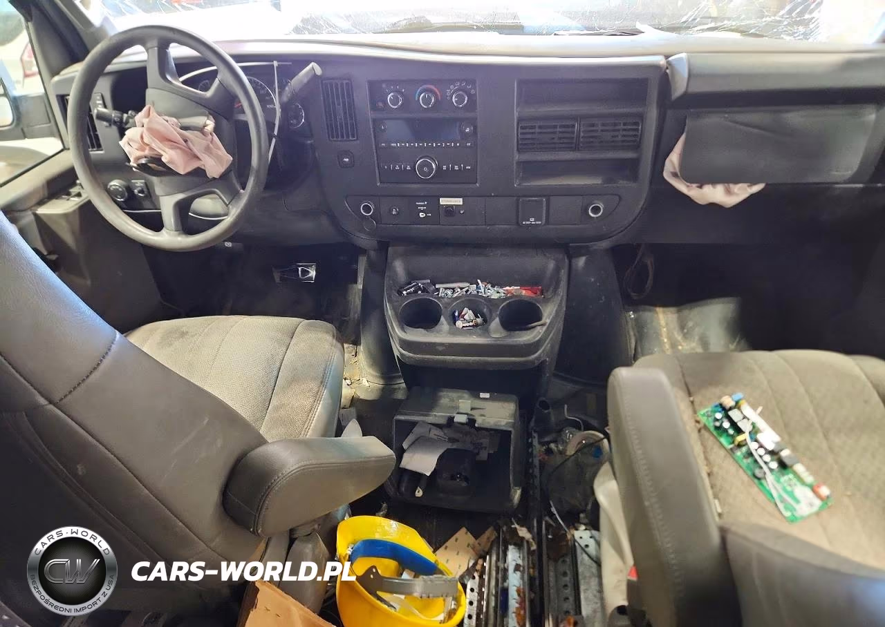 2017 Chevrolet Express G2500 VIN:1GCWGAFF6H1268094 - 8