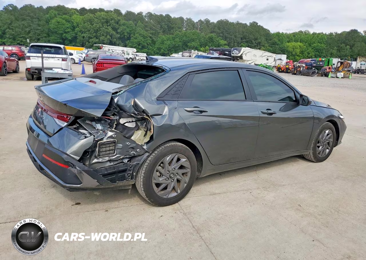 2024 Hyundai Elantra VIN:KMHLM4DG7RU717819 - 3