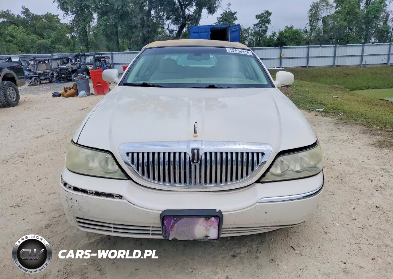2007 Lincoln Town Car Signature VIN:1LNHM81V67Y608533 - 5