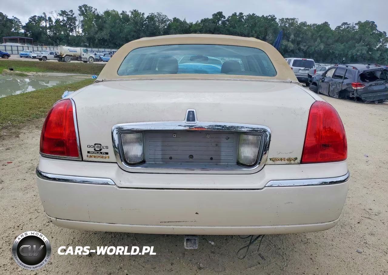 2007 Lincoln Town Car Signature VIN:1LNHM81V67Y608533 - 6