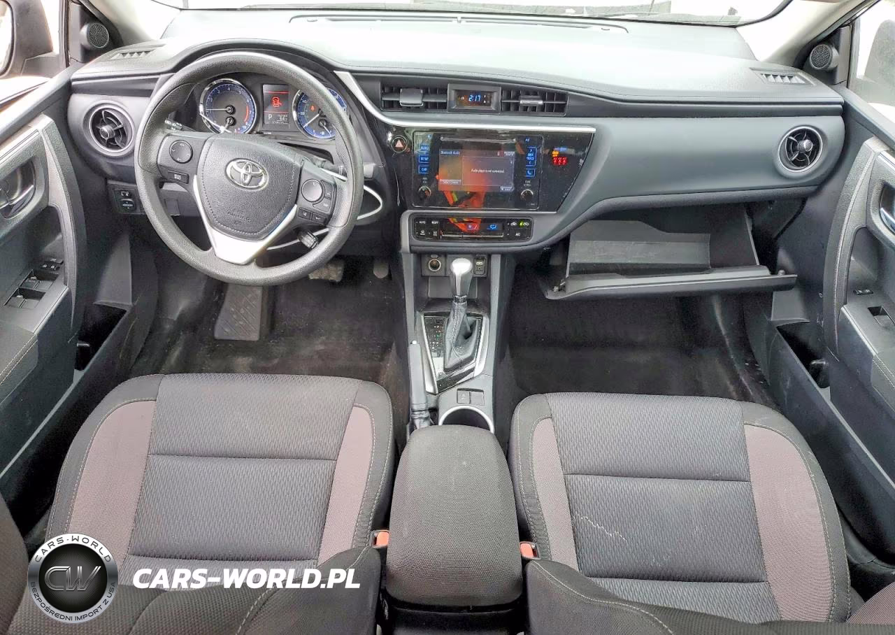 2018 Toyota Corolla Le VIN:2T1BURHE0JC025733 - 8