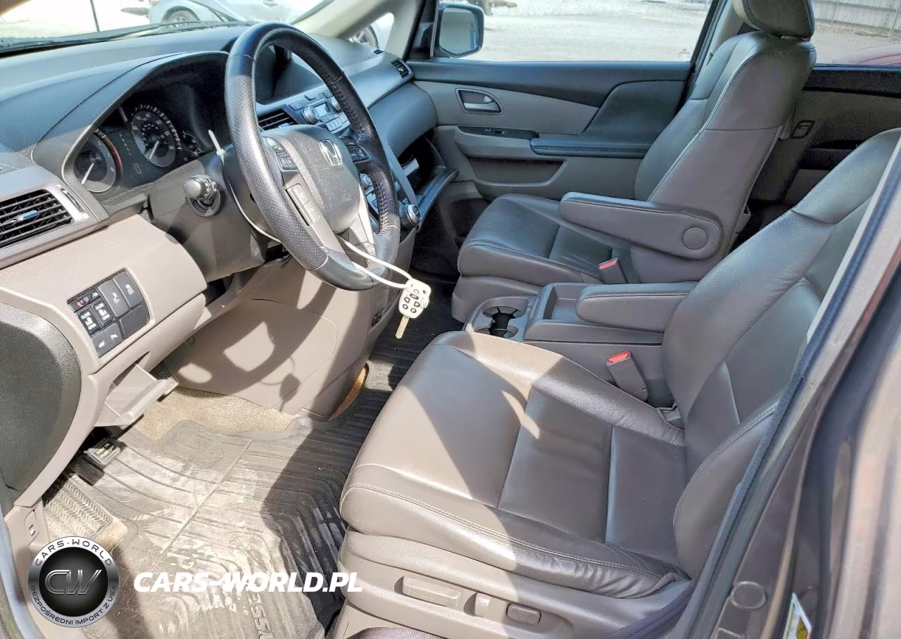2013 Honda Odyssey Touring VIN:5FNRL5H90DB033067 - 7