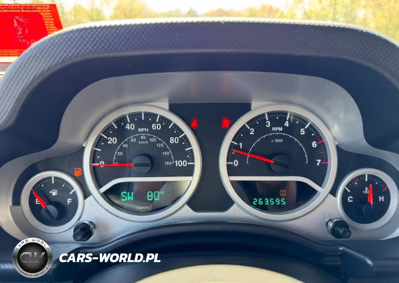 2010 Jeep Wrangler Sport VIN:1J4AA2D16AL201301 - 5