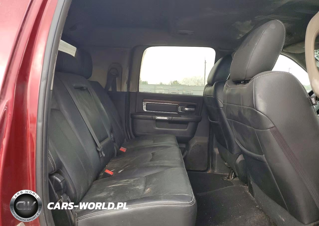 2018 Ram 3500 Laramie VIN:3C63RRML7JG132415 - 10