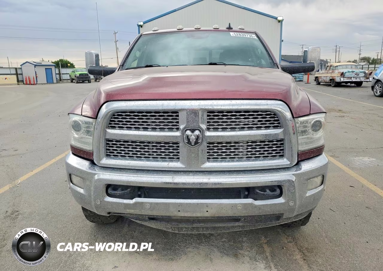 2018 Ram 3500 Laramie VIN:3C63RRML7JG132415 - 5