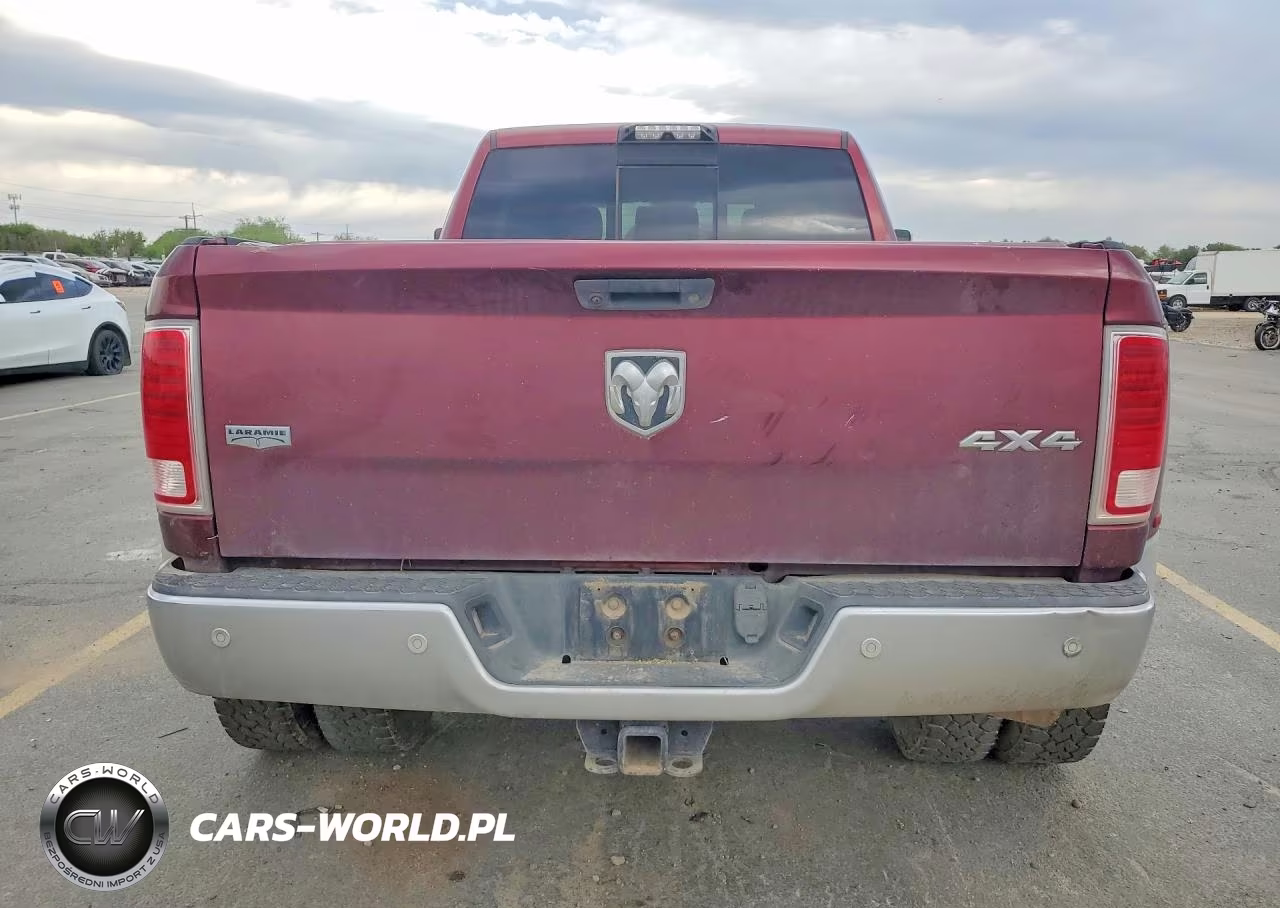 2018 Ram 3500 Laramie VIN:3C63RRML7JG132415 - 6