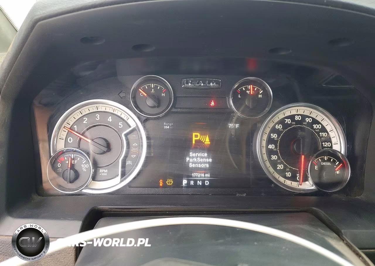 2018 Ram 3500 Laramie VIN:3C63RRML7JG132415 - 9