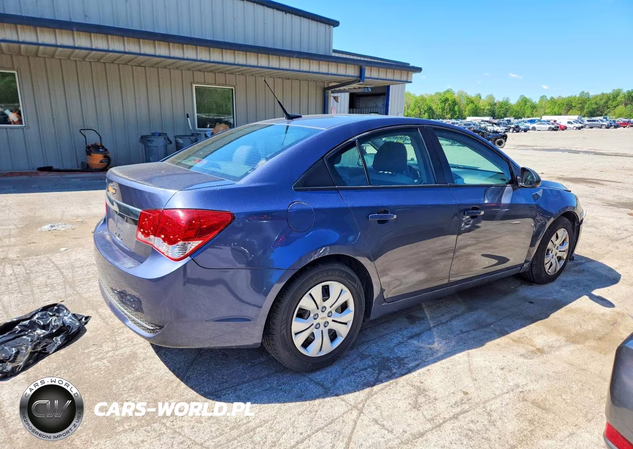 2014 Chevrolet Cruze Ls VIN:1G1PA5SG7E7154425 - 3