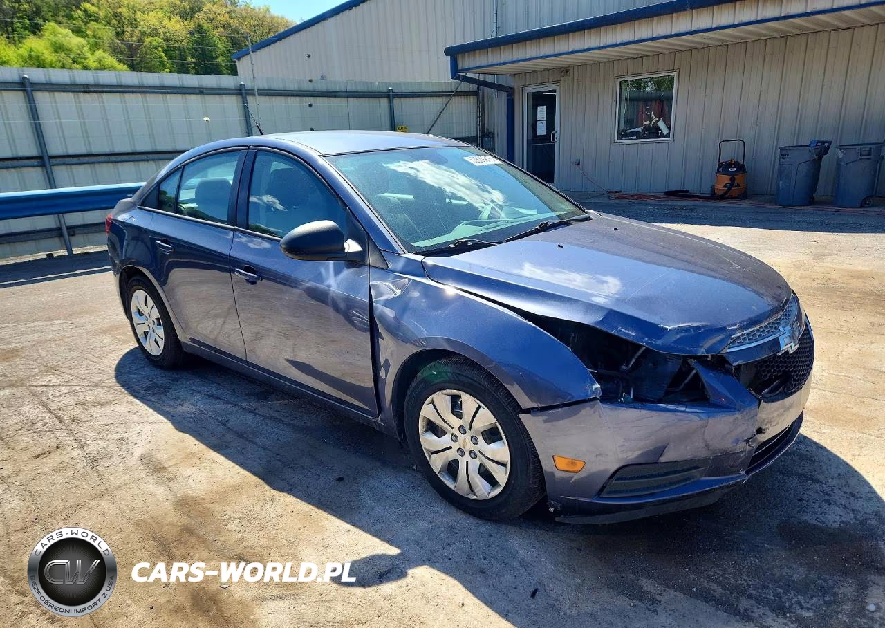 2014 Chevrolet Cruze Ls VIN:1G1PA5SG7E7154425 - 4
