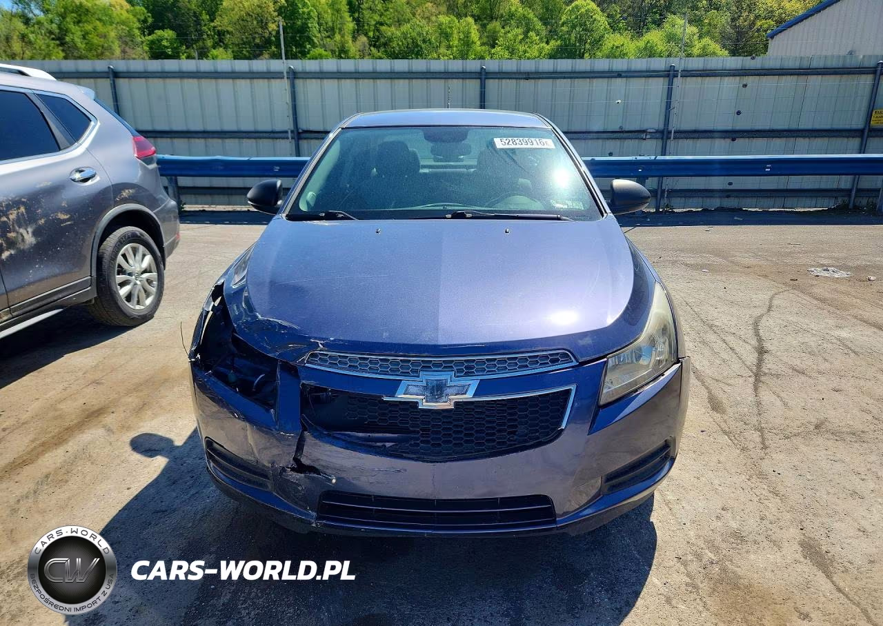 2014 Chevrolet Cruze Ls VIN:1G1PA5SG7E7154425 - 5