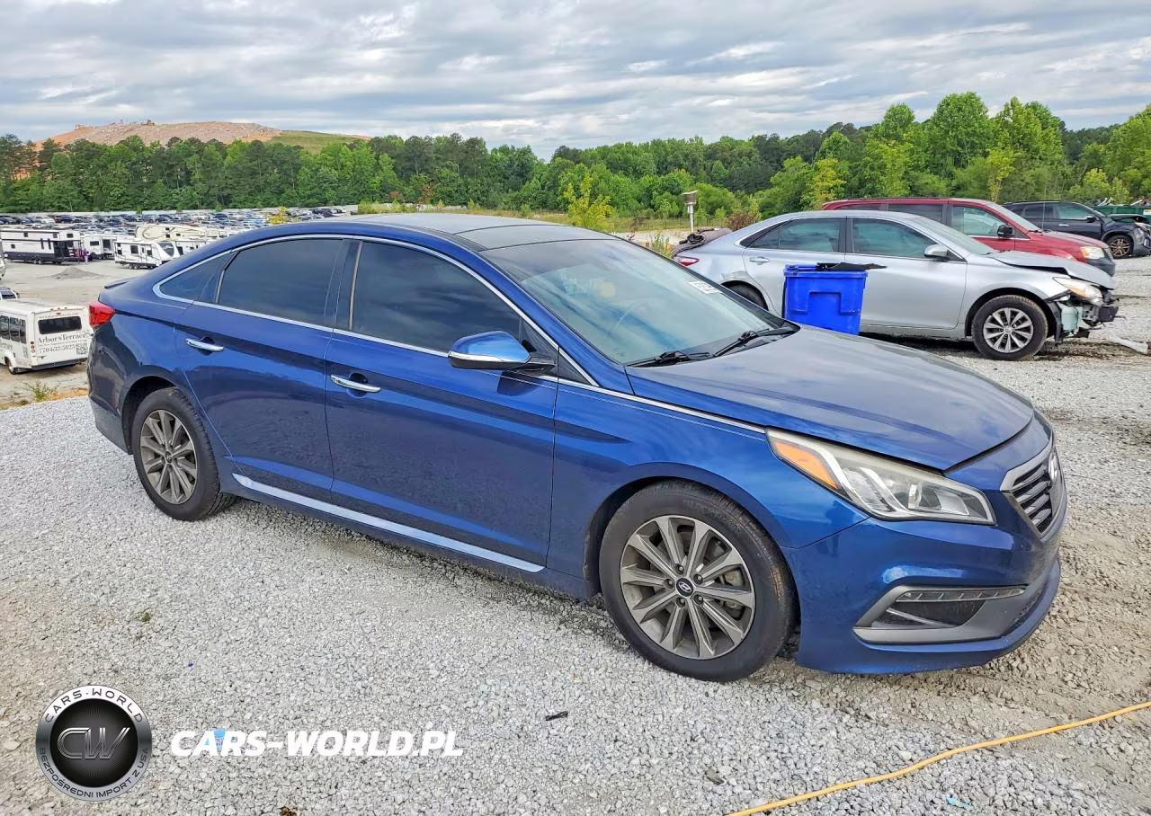 2016 Hyundai Sonata Limited VIN:5NPE34AF9GH281302 - 4